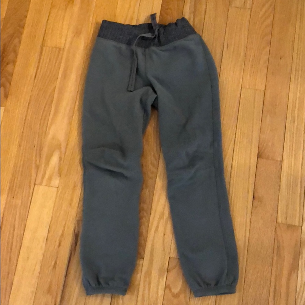 Ivivva grey fleece pants